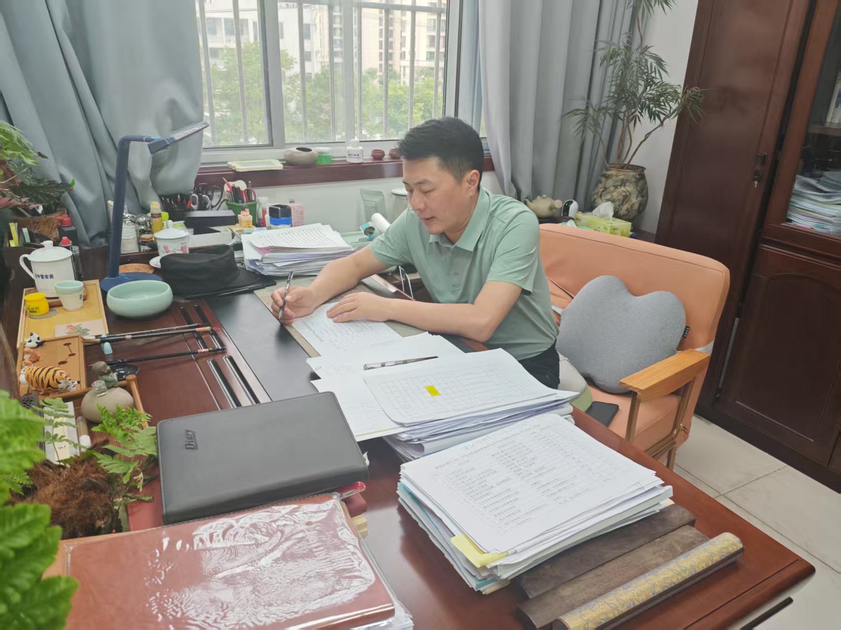 树立“大城管”理念 提升城市管理水平