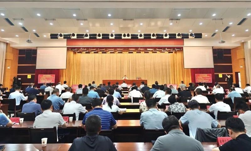 濉溪县委举行深入贯彻中央八项规定精神学习教育专题党课报告会