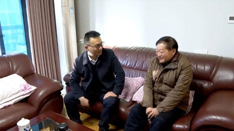 张旱雨走访慰问老干部